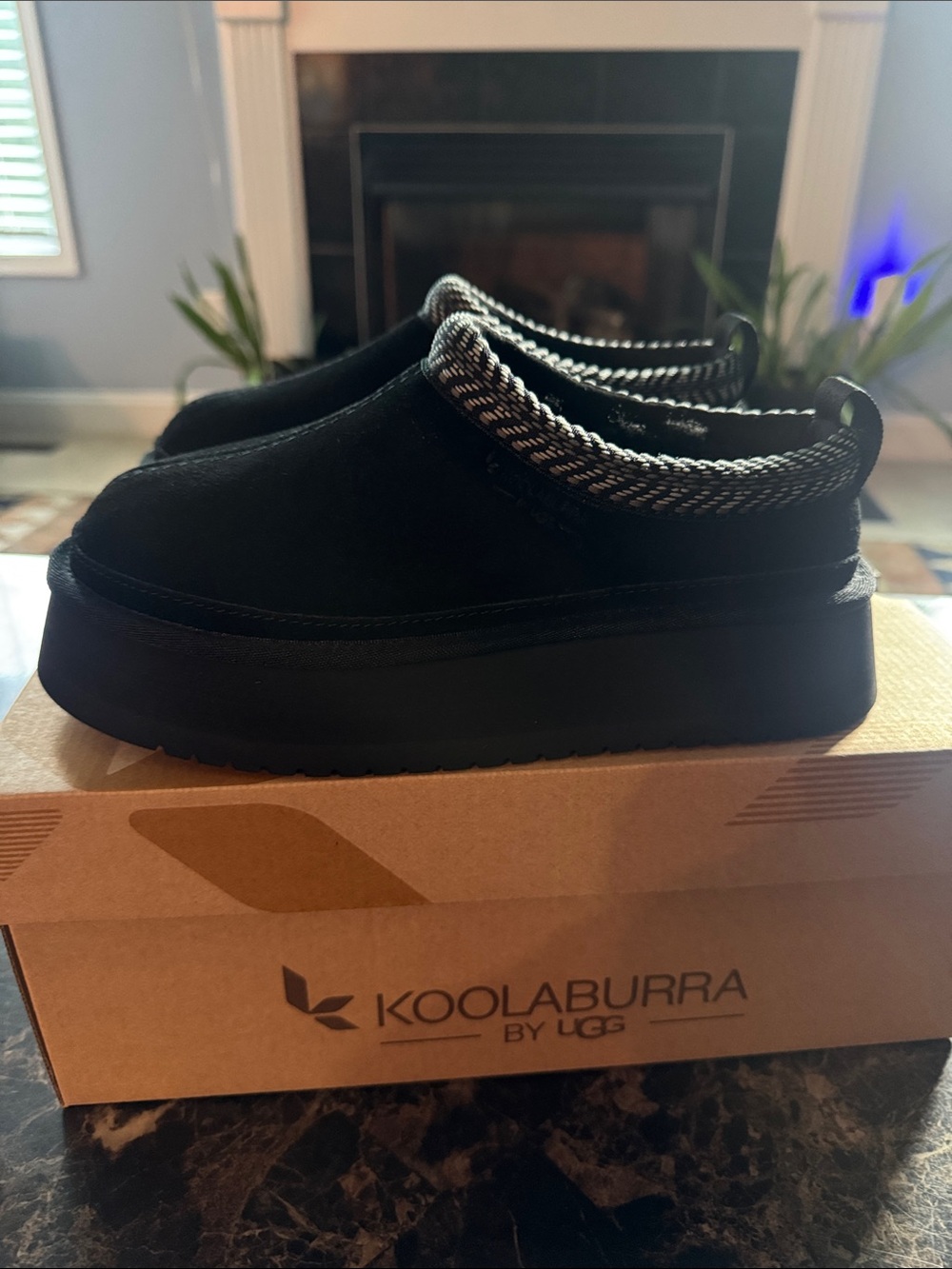 NIB Koolaburra by Ugg Black Burree Platform Clog - Women’s Size 6